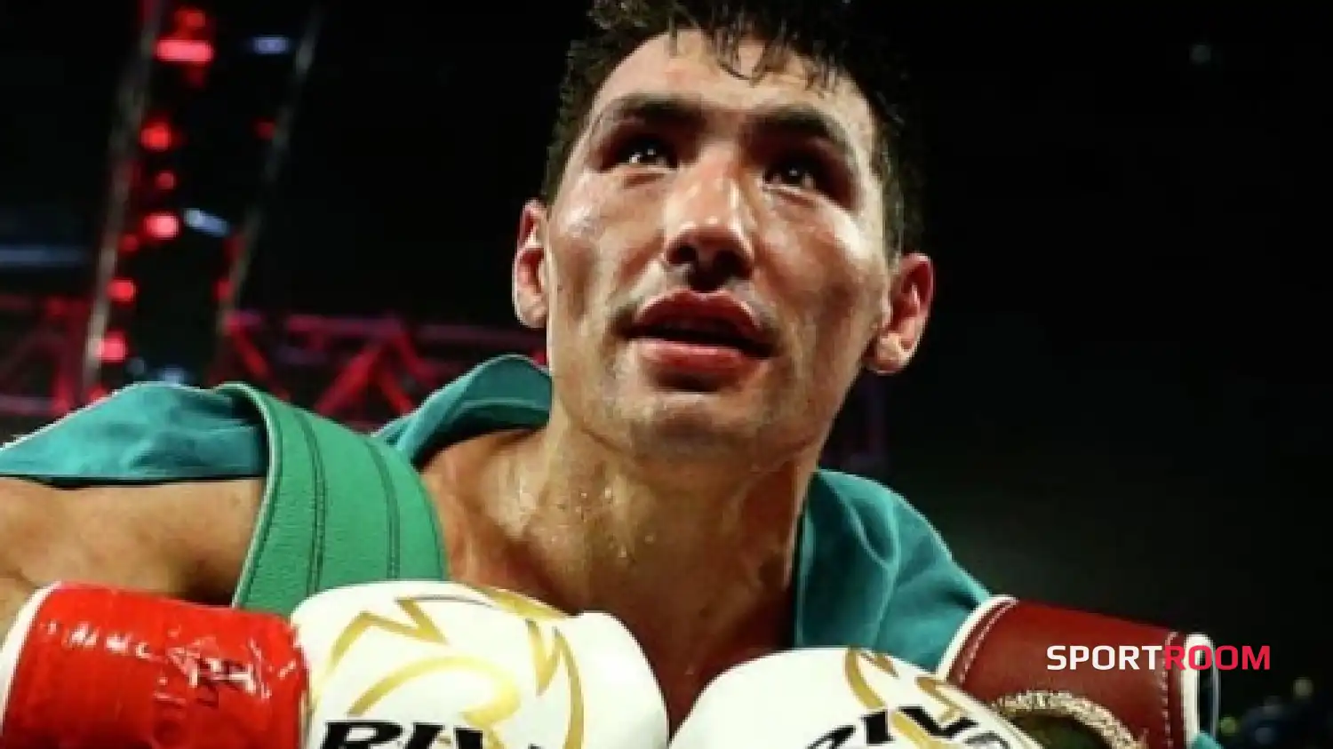 Жәнібек Әлімханұлы WBO рейтингінде супер орта салмақта екінші орынға көтерілді