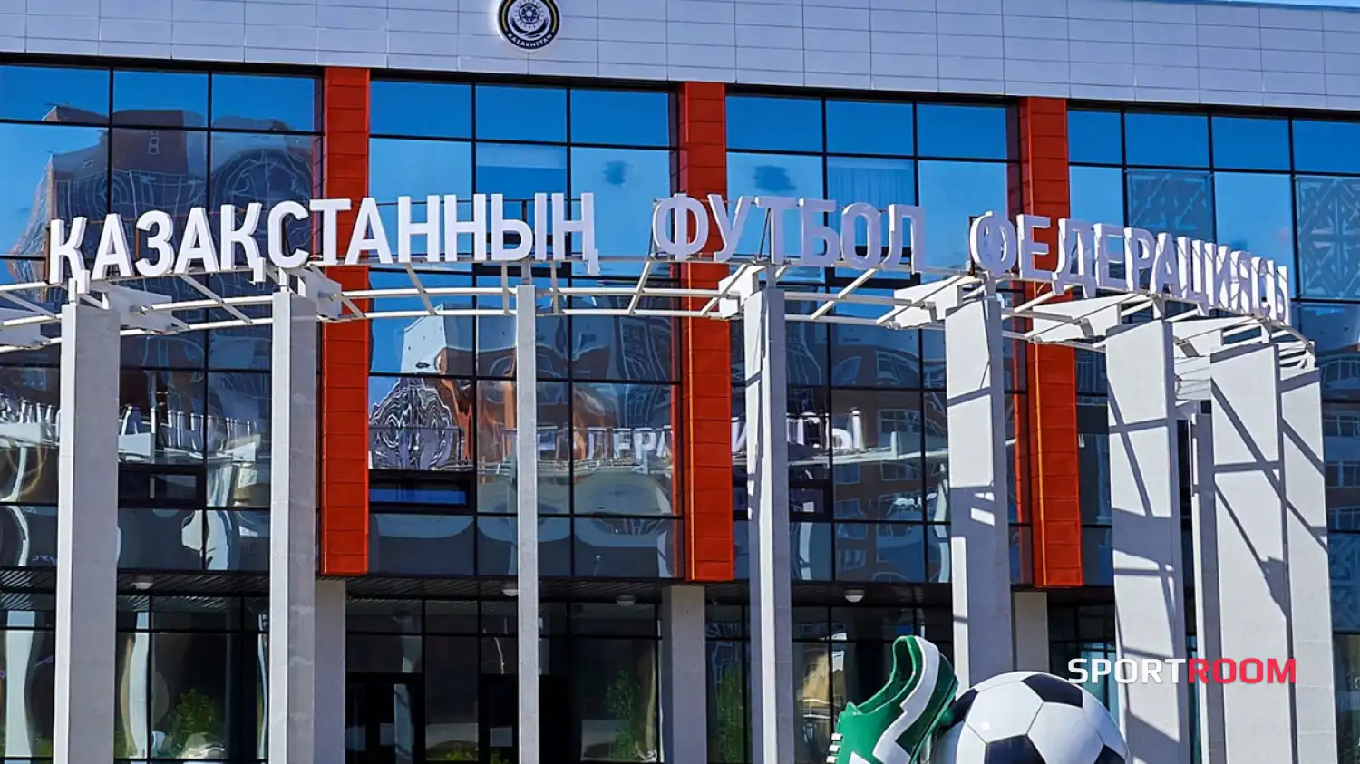 ҚФФ Қазақстан құрамасының жаңа бас бапкерімен неге тек 4 айға келісім жасайды