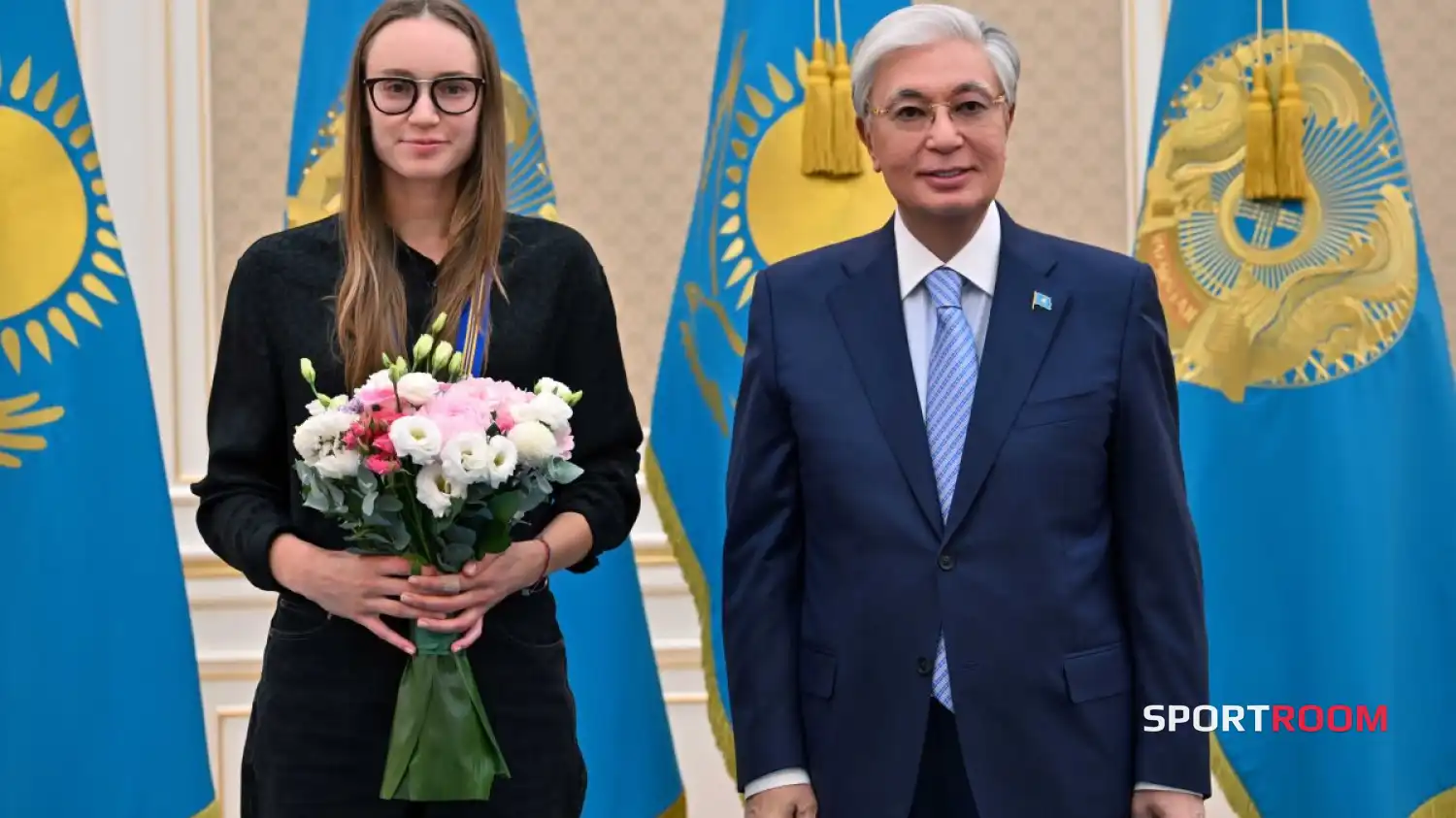 Тоқаев Елена Рыбакинамен кездесіп, марапат тапсырды